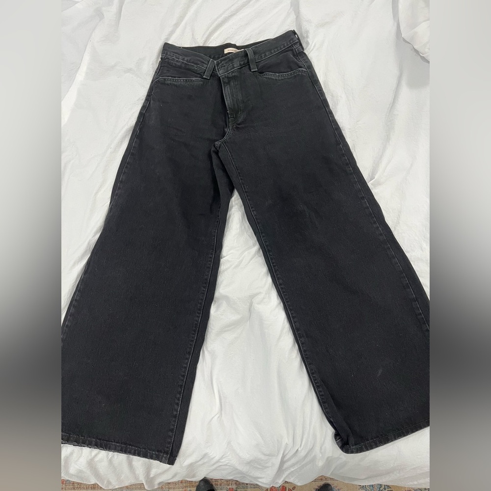 Black Levi's wide leg jeans #Levis #WideLegJeans